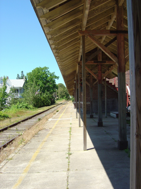train platform 3