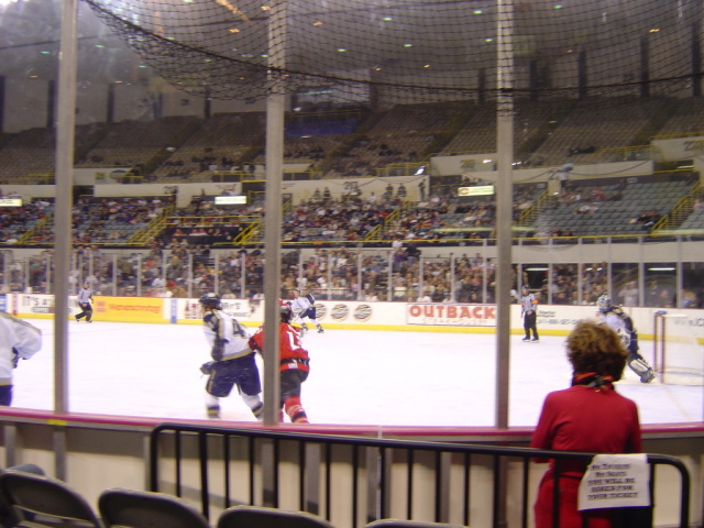 ice dogs game 07