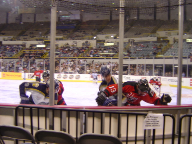 ice dogs game 09