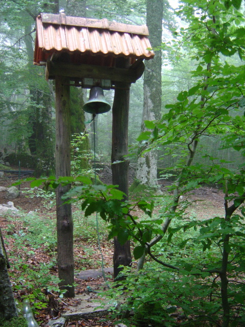 vizzavona shrine bell