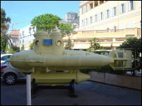 manaco aquarium yellow submarine 2